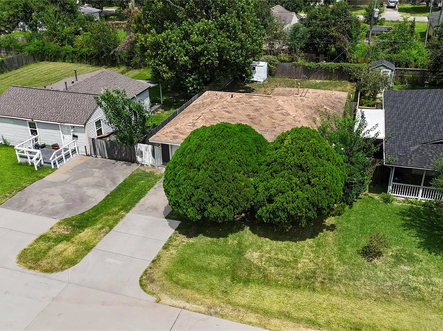 3 bed, 1.0 bath, 1403 sqft, $1,700 — Photo 3