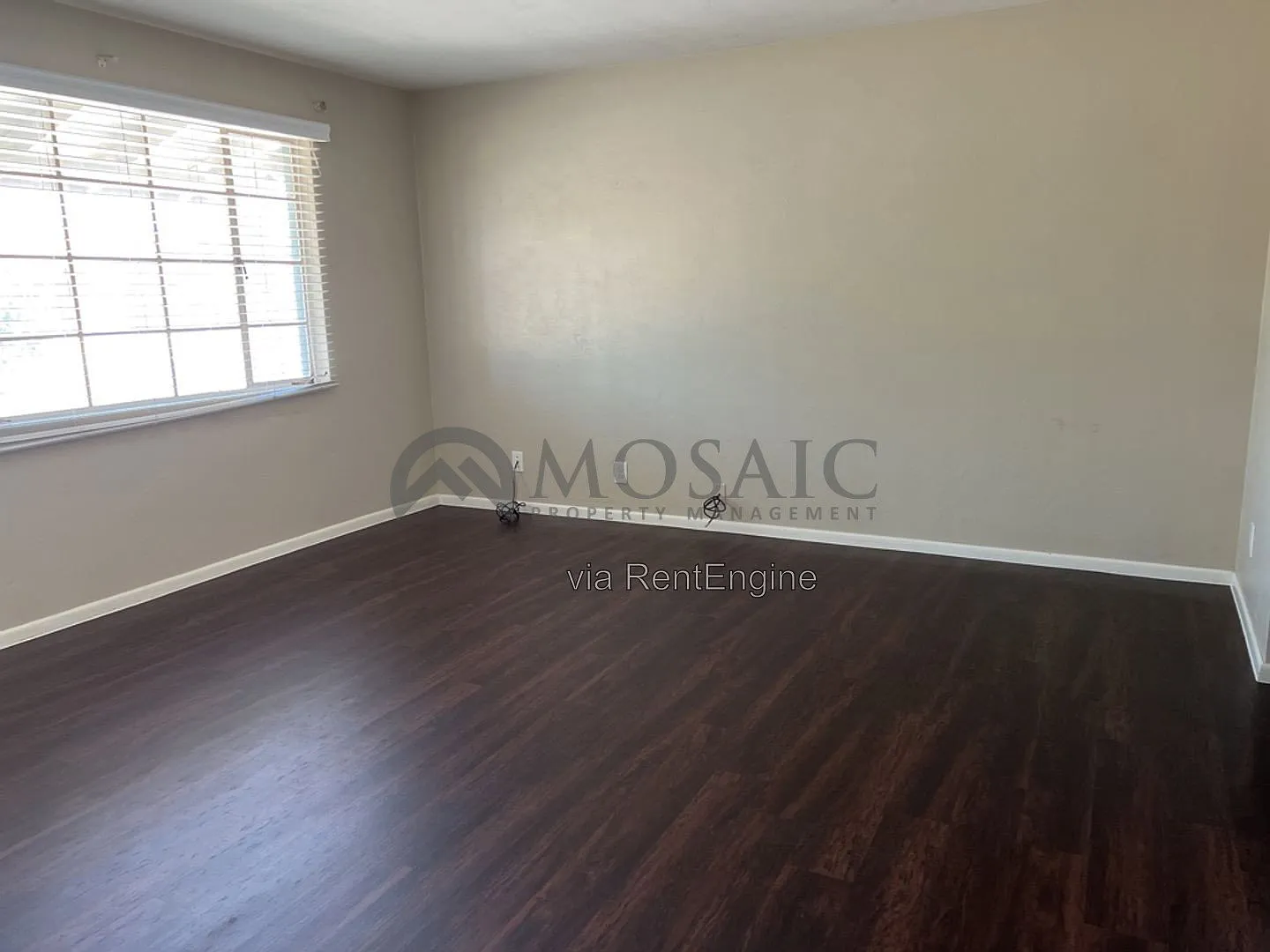 3 bed, 2.0 bath, 1274 sqft, $2,050 — Photo 4