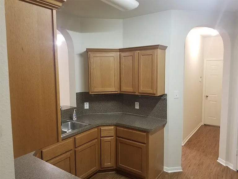 2406 Hawks Rd — Photo 10