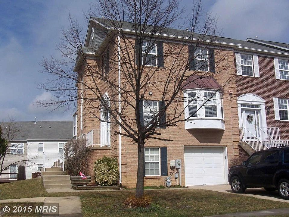 End of Group Garage Townhome