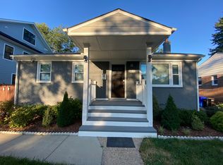 9925 Mayfield Dr, Bethesda, MD 20817