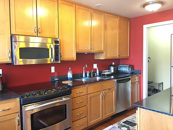 3rd image of 6421 Lake Washington Blvd NE
