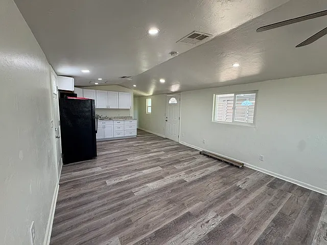 4745 N Pomona Ave — Photo 6
