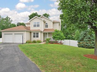 7 Rockcrest Pl, Poughkeepsie, NY 12603