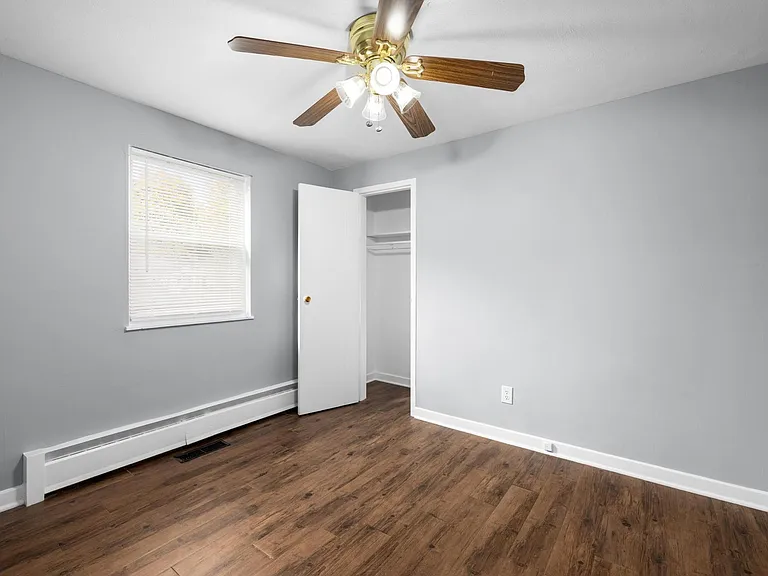 Englewood Apartments — Photo 13