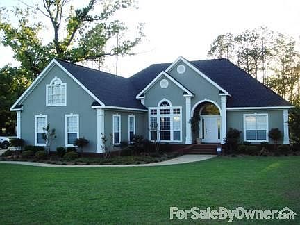 Front Elevation / Front Yard
						:
						Eye-catching front elevation with large front yard with sprinkler system