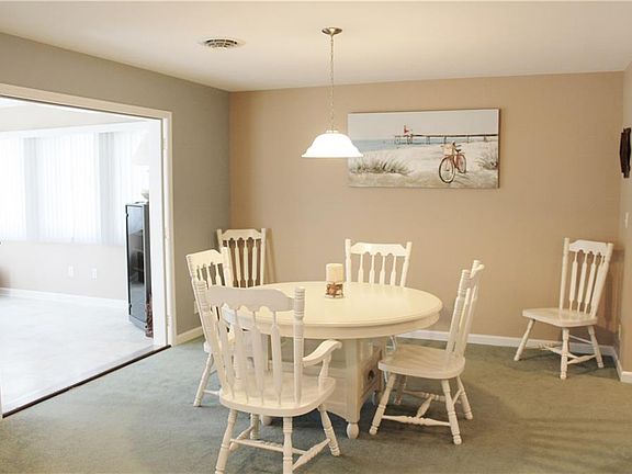 5th image of 38900 Bayview W