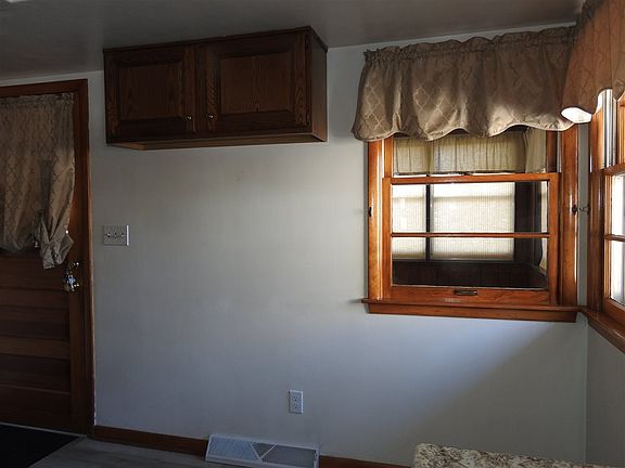 5th image of 1318 Comanche Dr