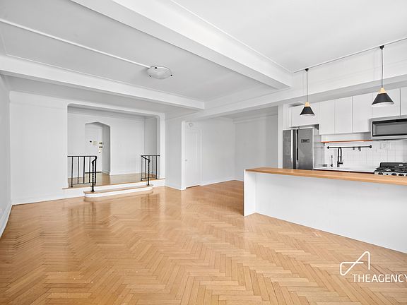 3rd image of 255 Cabrini Blvd APT 3F