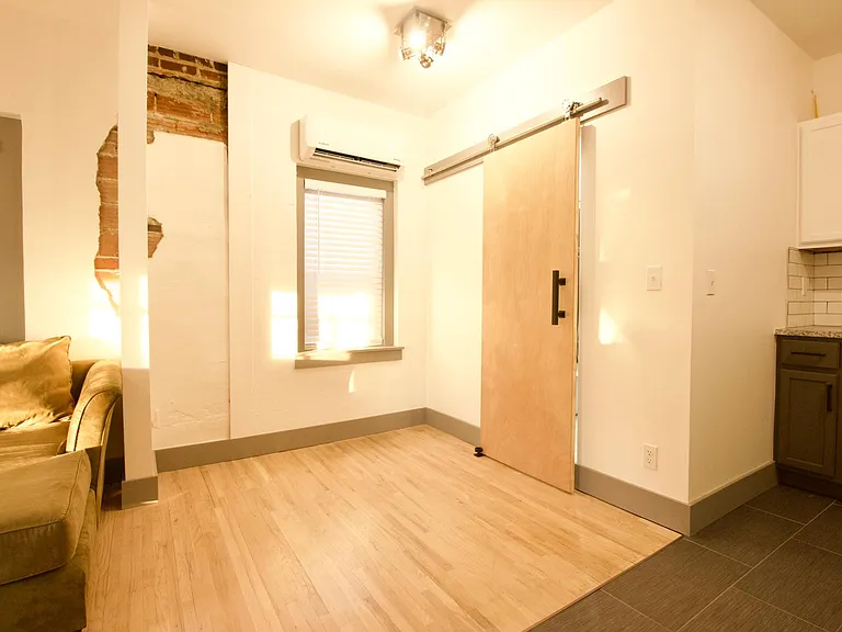 417 S Madison Ave #E — Photo 6