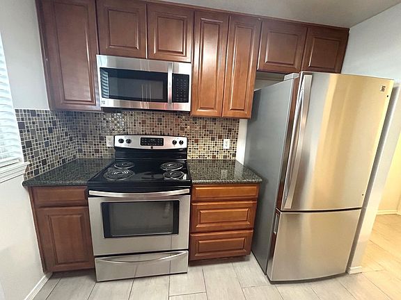 5th image of 2501 Lexington Ave Unit A-d