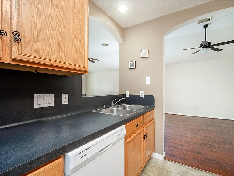 17219 Lilac Vale Ct — Photo 15