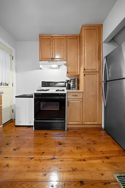 1 bed, 2358 sqft, $975 — Photo 3