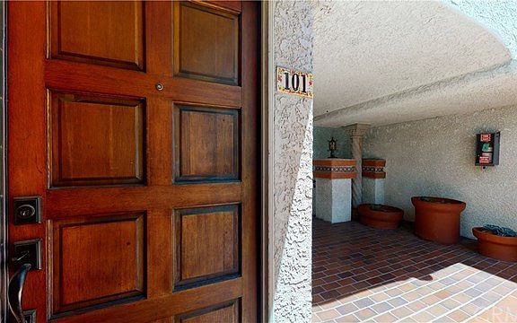 3rd image of 3271 Sawtelle Blvd APT 101