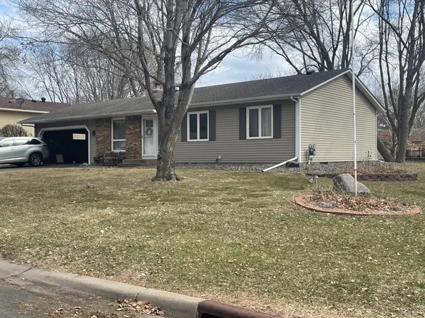 10156 Pilgrim Ln N, Maple Grove, MN 55369