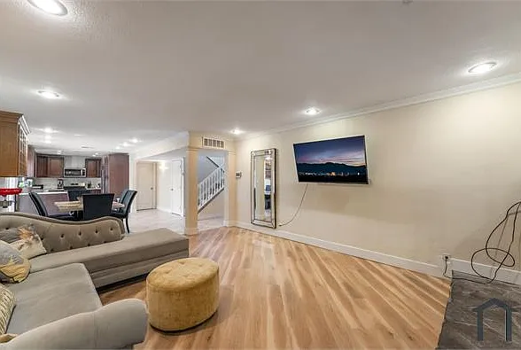 2419 Vegas Valley Dr — Photo 10