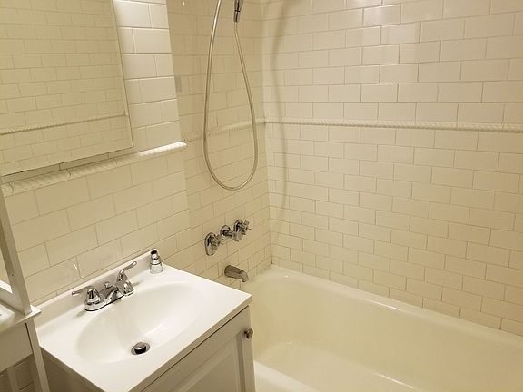 5th image of 145 E 27th St APT 3D