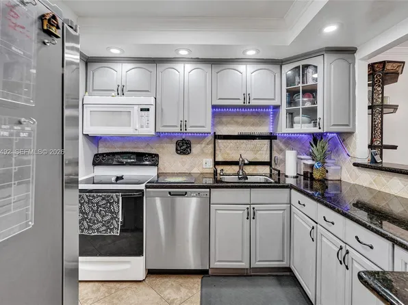 3150 N Palm Aire Dr APT 501, Pompano Beach, FL 33069