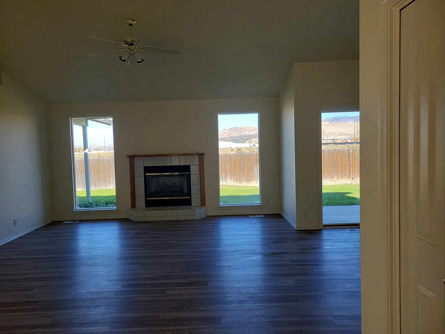 3 bed, 1476 sqft, $2,700 — Photo 3