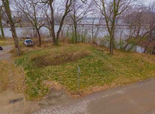 100 River St, Menasha, WI 54952