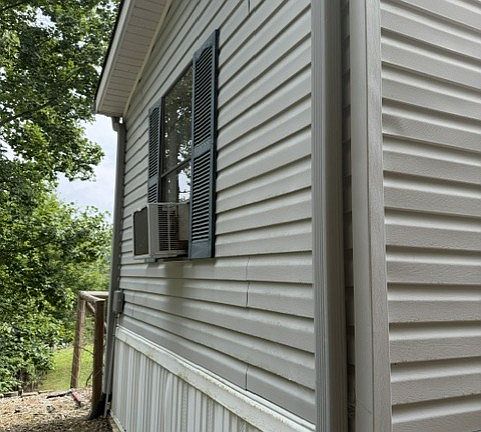 4th image of 912 Lyle Downs Rd