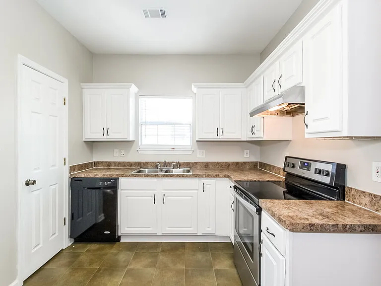 618 Brookwater Dr — Photo 7