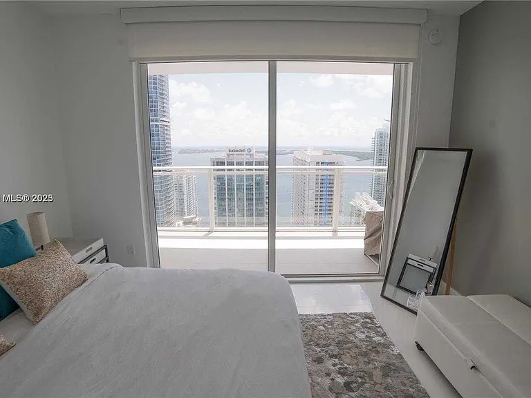 Brickell Ave — Photo 10