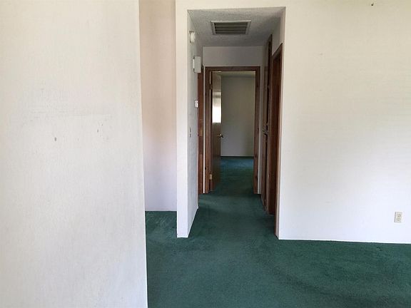 5th image of 1006 E Oakridge Ave