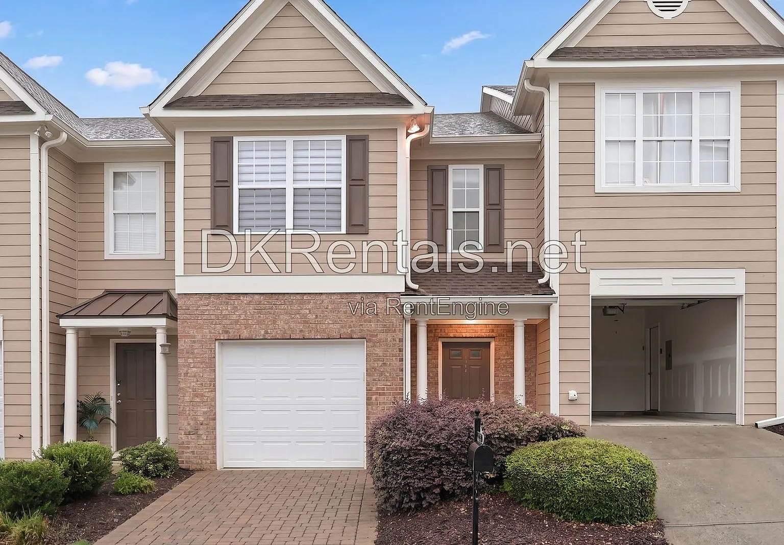 3 bed, 2.5 bath, 1476 sqft, $1,875 — Photo 1