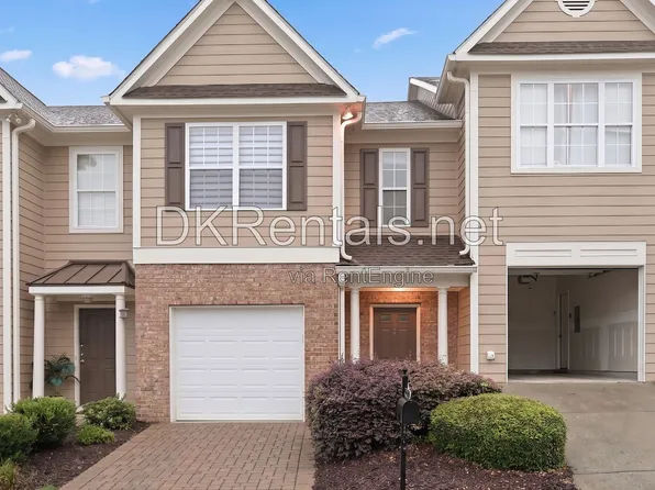 6311 Shoreview Cir, Flowery Branch, GA 30542