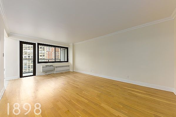1st image of 135 W 96th St #12EE