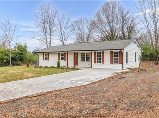 8006 Pate Dr, Oak Ridge, NC 27310