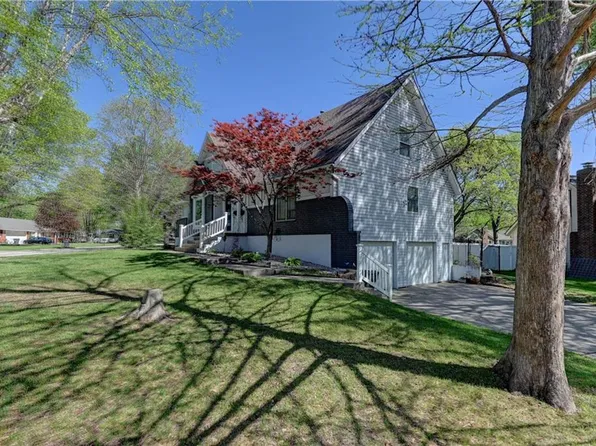 1510 SW 19th St, Blue Springs, MO 64015