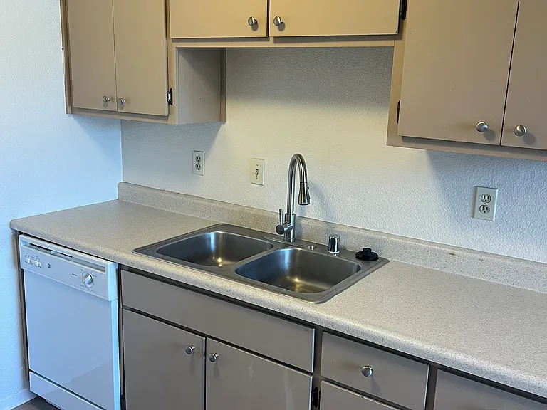 518 Quinn Ave #2 — Photo 3