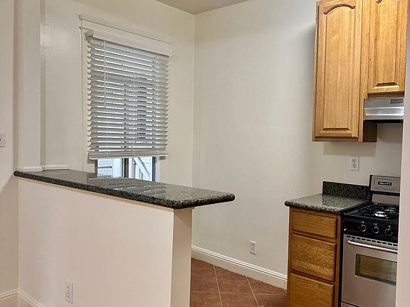 3rd image of 1341 Valencia St APT 16