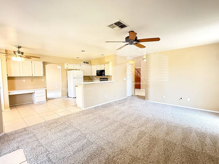 1425 E Chicago Cir — Photo 8