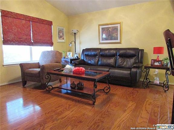 3rd image of 526 Roosevelt Dr