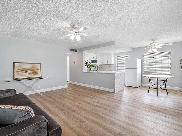 283 Normandy Ln #F — Photo 12
