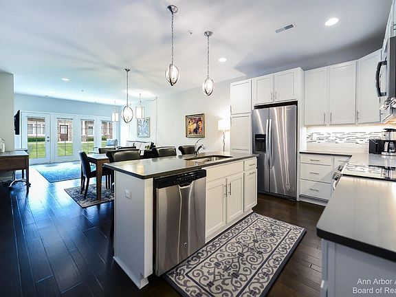 4th image of 5647 Arbor Chase Dr