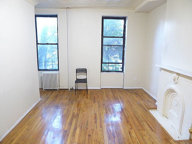 1st image of 483 Warren St APT 2R