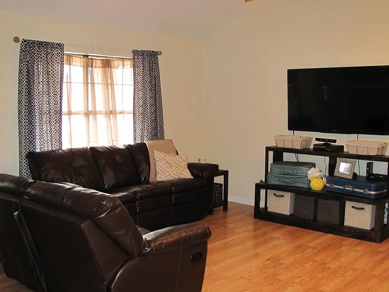 212 Randy Dr — Photo 4