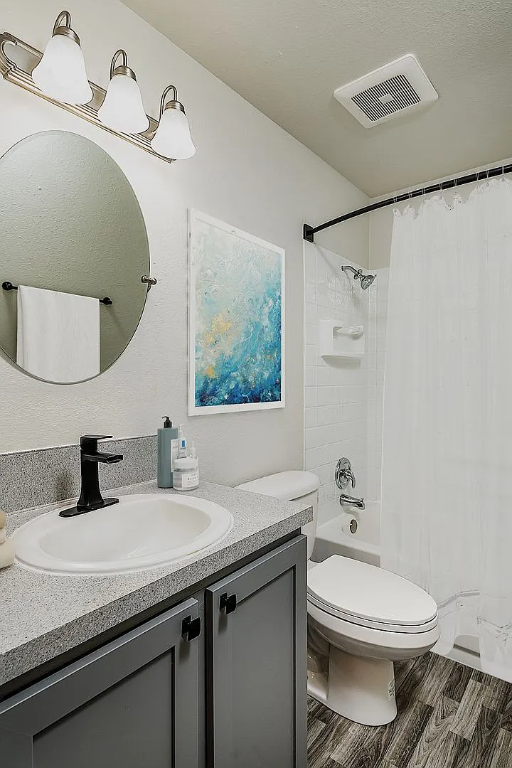 Renovated 2 Bed 1 Baths! Directly Next To JBLM! Hurry Don't Miss Out! — Photo 3