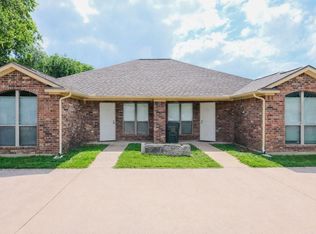 722 N Sharp St, Franklin, TX 77856