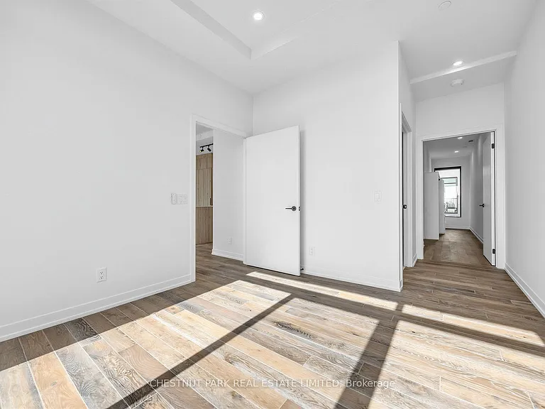 759 Queen St E #Penthouse 1 — Photo 4
