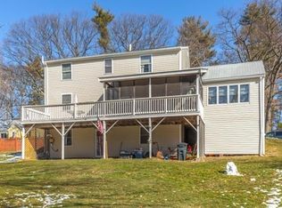 160 Grove St, Reading, MA 01867