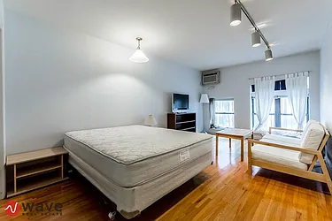 Rented by Wave Real Estate Group