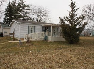 208 E Pittsburgh St, Syracuse, IN 46567