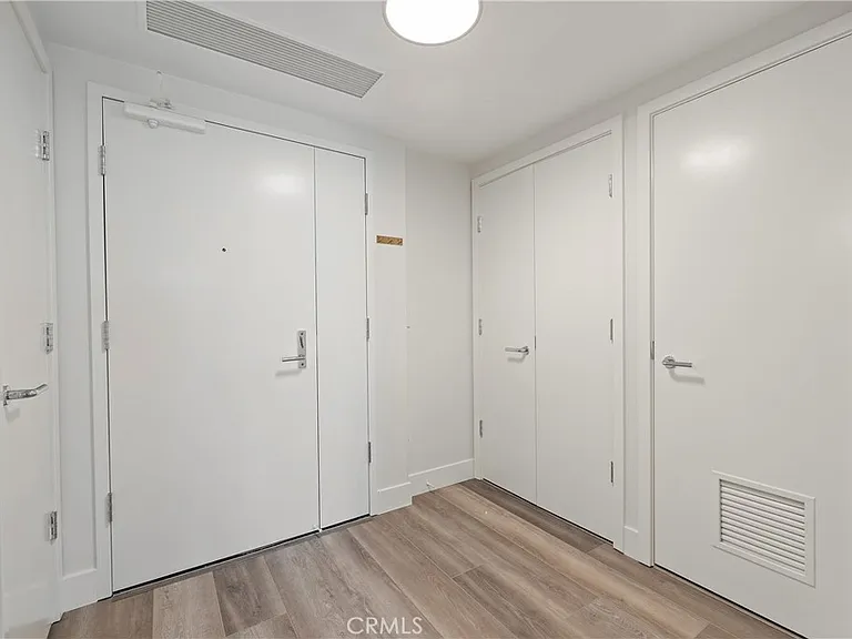 3141 Michelson #907E — Photo 36