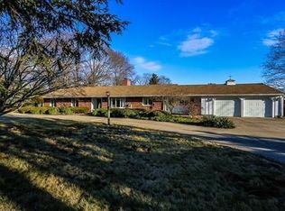 7 Cedar St, Wenham, MA 01984