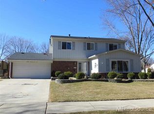 832 Barclay Ct, Troy, MI